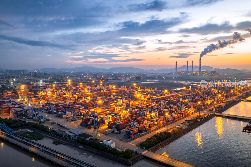 航拍宁波北仑港三期晚霞日落夜景