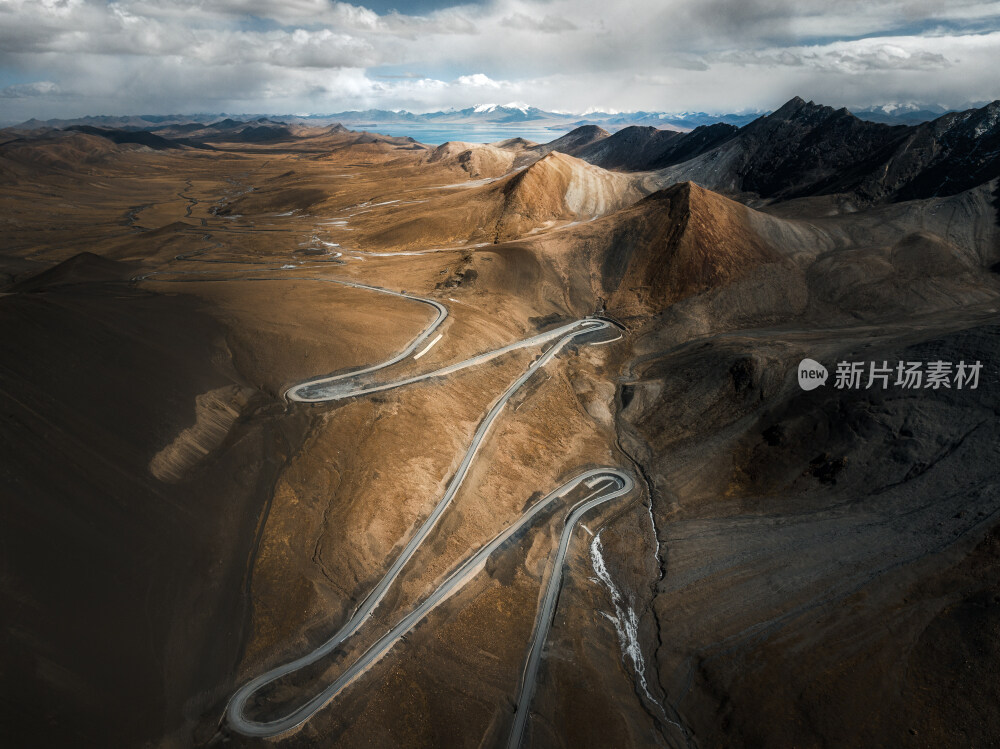 达布拉垭口航拍普莫雍措