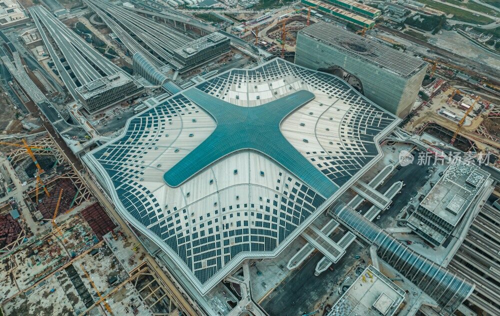 浙江省杭州市建设中的杭州火车西站航拍夜景