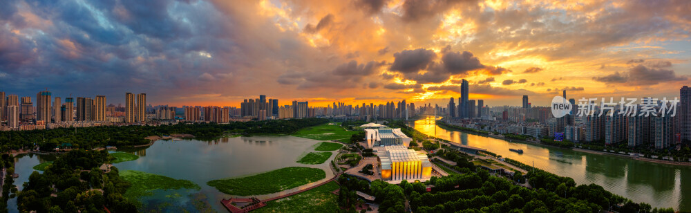 武汉汉江月湖琴台艺术馆金色晚霞