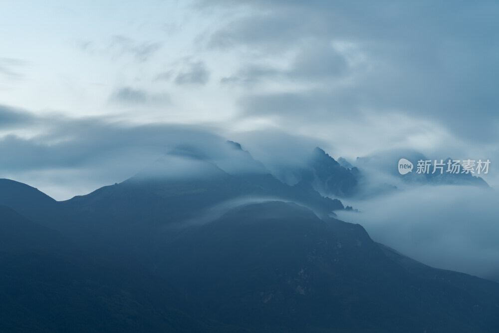 云南玉龙雪山云海