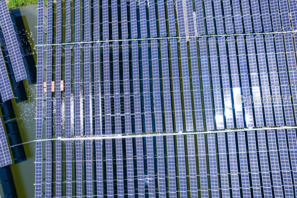 俯瞰光伏太阳能板航拍