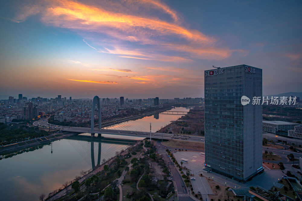 浙江金华金婺大桥冬季晚霞