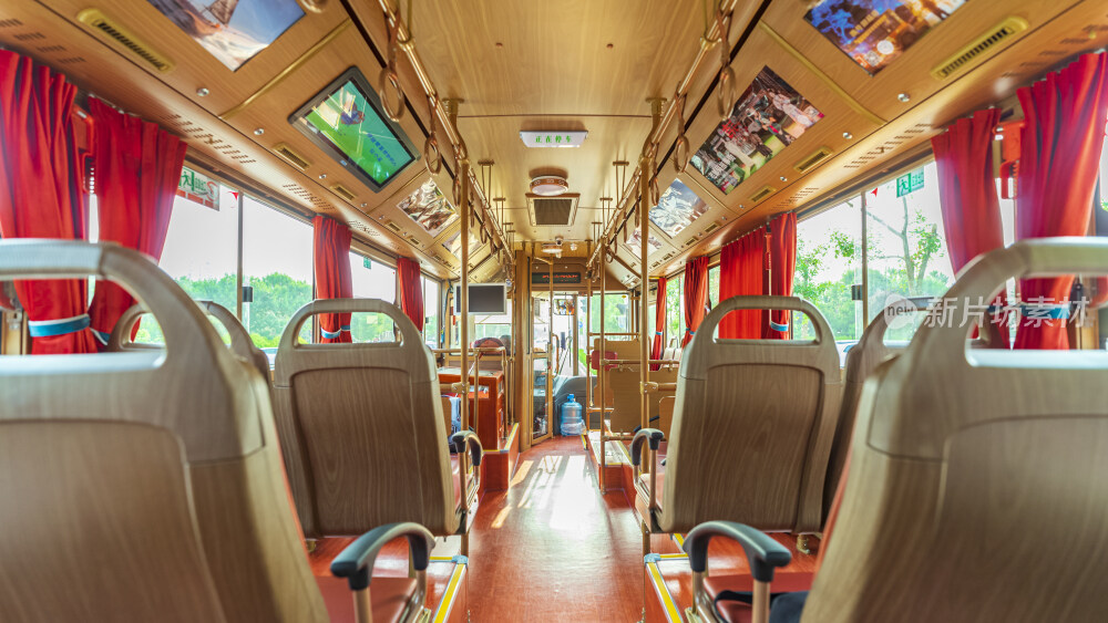 山东省烟台市福山区黄渤海新区铛铛车内景