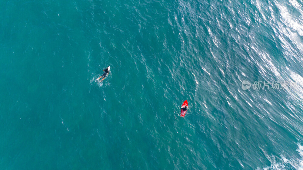 航拍三亚户外运动冲浪爱好者