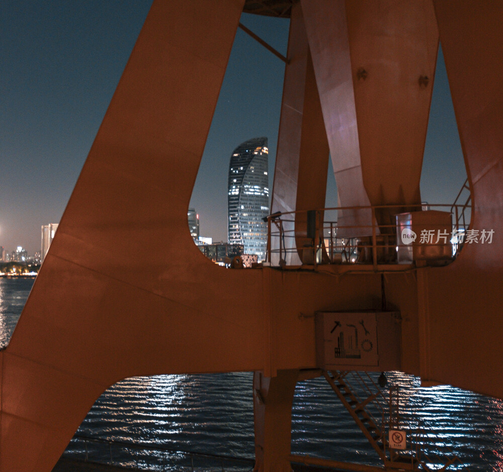 上海黄浦江沿岸的晚霞和夜景