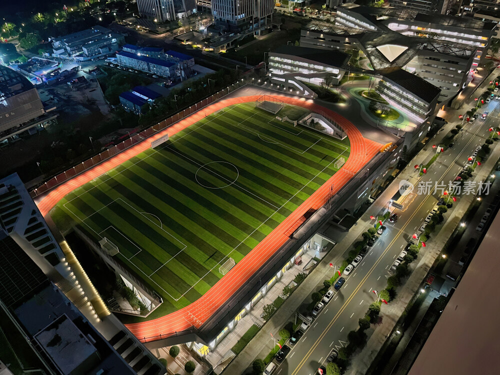 现代都市学校夜景俯瞰