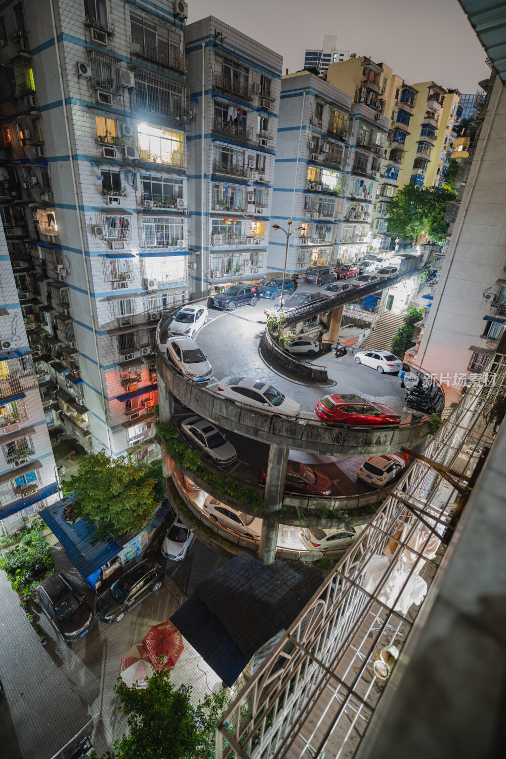 重庆宁静小区夜晚风景图片