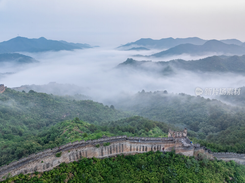河北金山岭万里长城清晨晨雾高空航拍