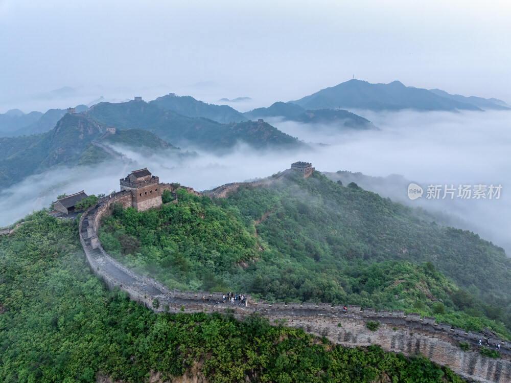 河北金山岭万里长城清晨晨雾高空航拍