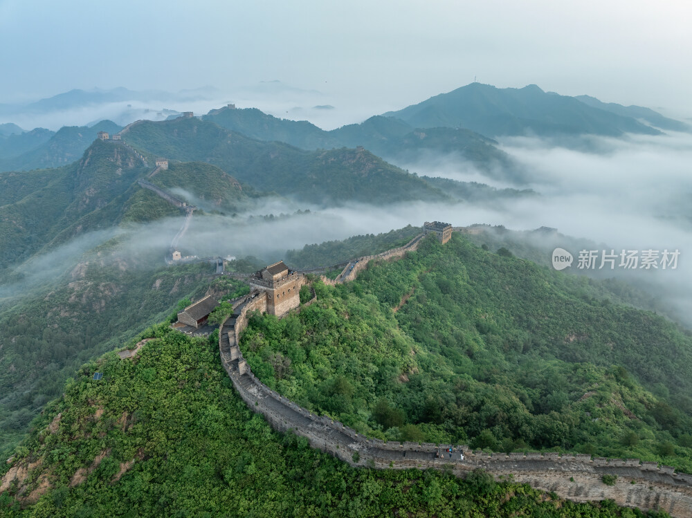 河北金山岭万里长城清晨晨雾高空航拍
