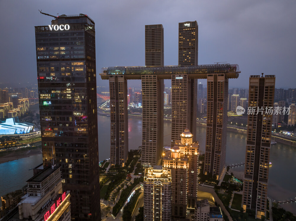 重庆朝天门来福士办公楼商场日落夜景航拍