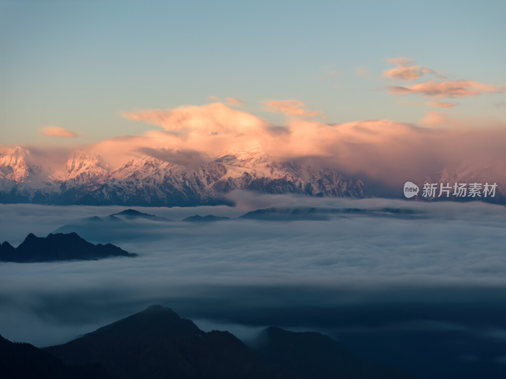 四川雅安牛背山云海云瀑贡嘎雪山高空航拍