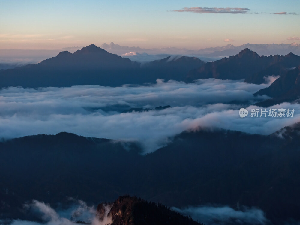四川雅安牛背山云海云瀑贡嘎雪山高空航拍