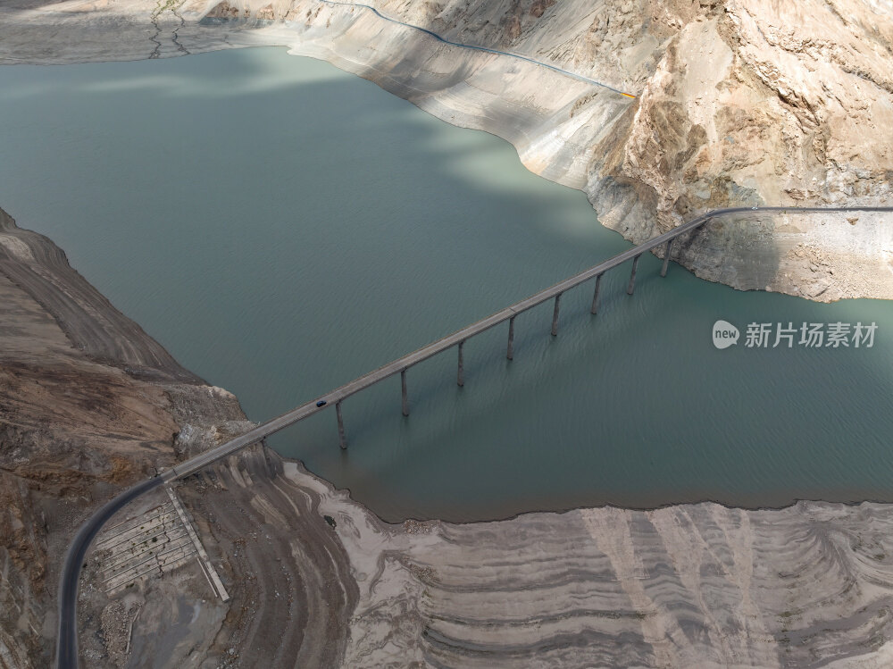 新疆塔县班迪尔蓝湖水库大桥塔莎公路航拍
