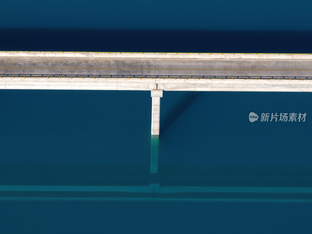 新疆塔县班迪尔蓝湖水库大桥塔莎公路航拍