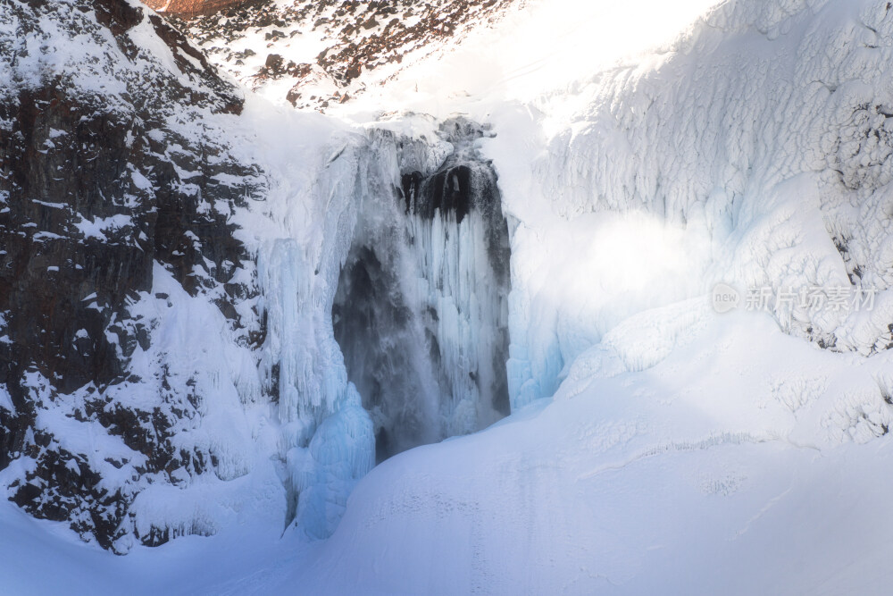 吉林长白山冬季冰瀑风景图片