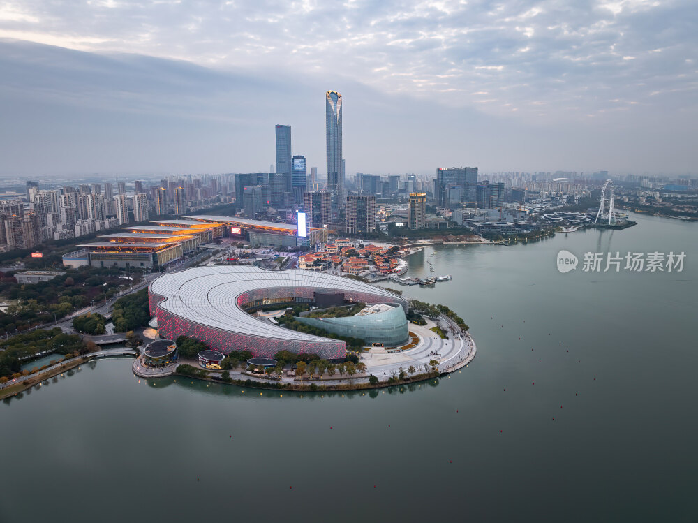 江苏苏州金鸡湖东方之门CBD日落夜景航拍