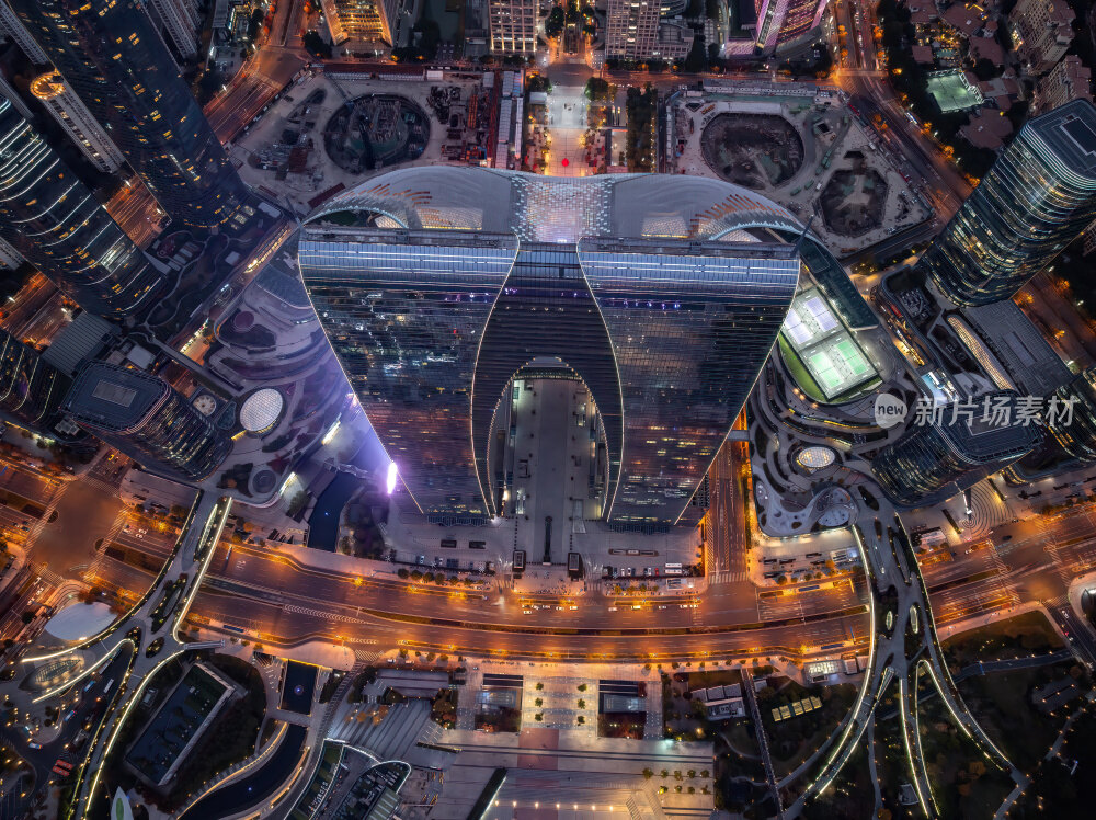 江苏苏州金鸡湖东方之门CBD日落夜景航拍