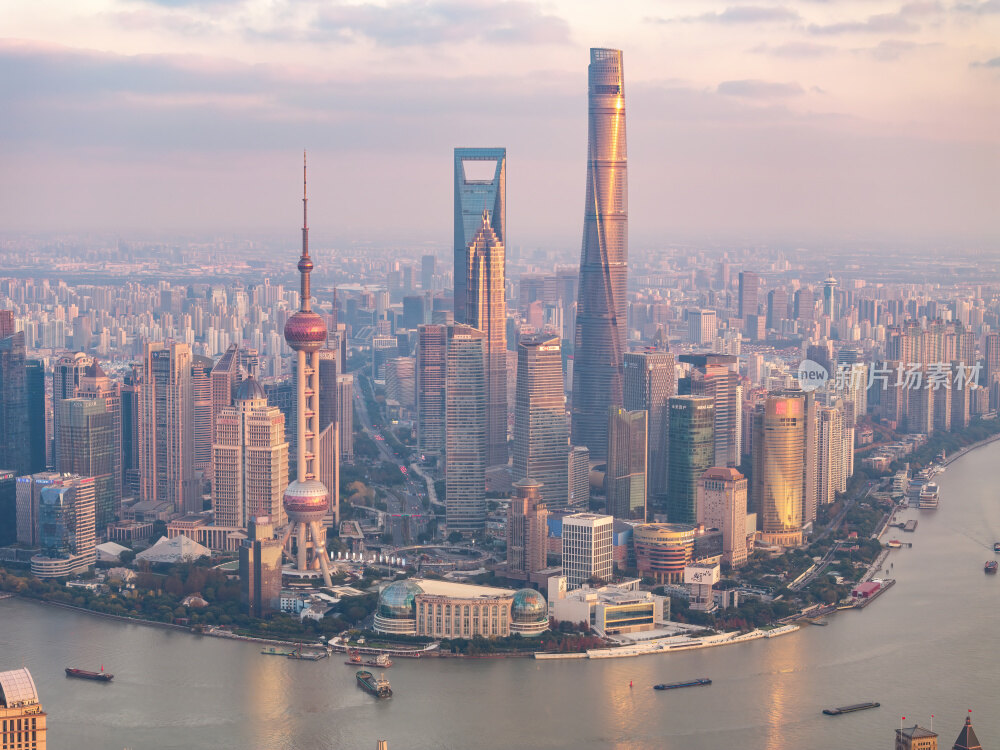 上海外滩陆家嘴城市建筑群城市天际线航拍