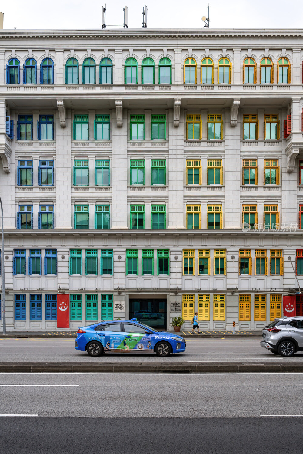 新加坡彩色大楼流光溢彩的都市夜景
