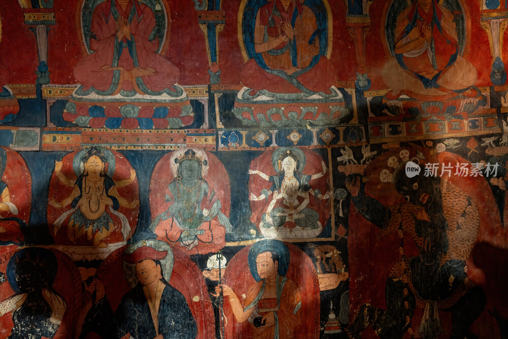 西藏阿里东嘎皮央遗址古老壁画中的神秘佛像