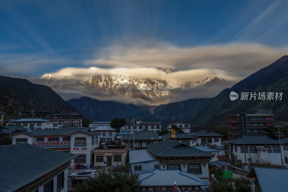 西藏林芝索松村南迦巴瓦峰雪山云海之巅