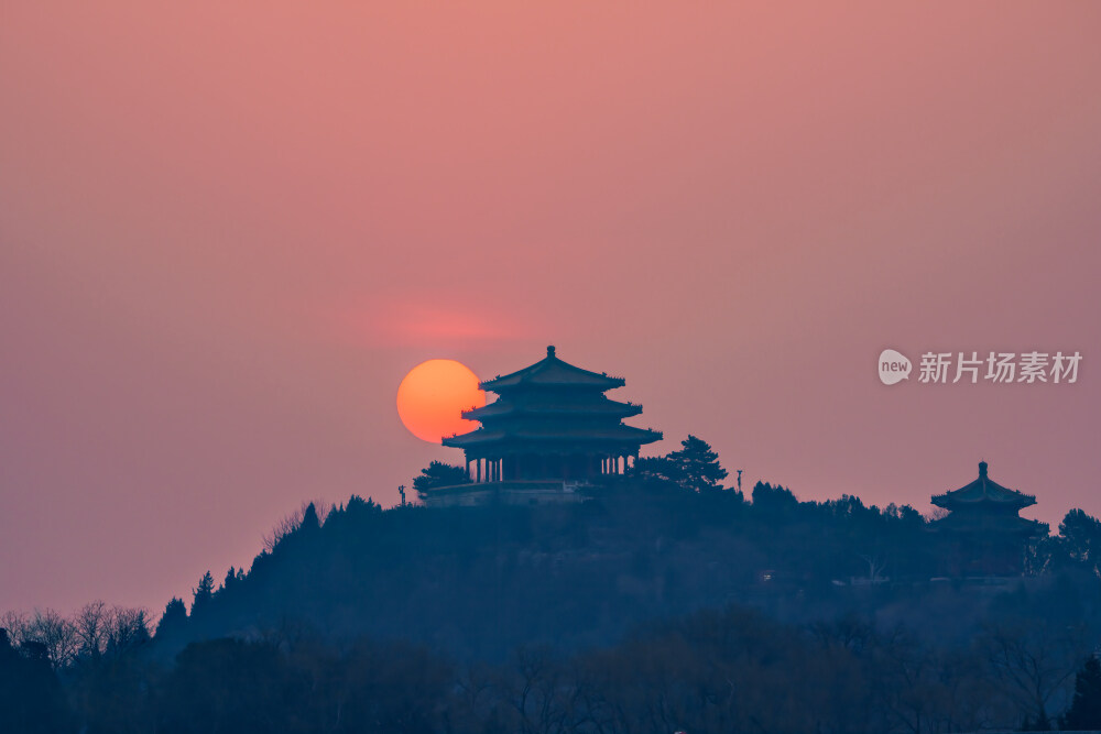 北京中轴线万春亭日出水墨画