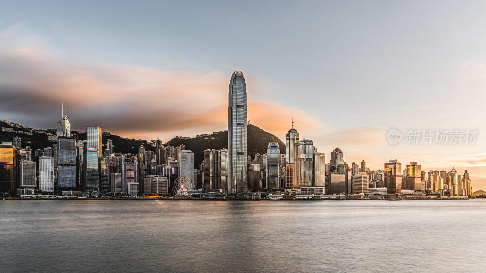 香港维多利亚港城市天际线的壮观景象