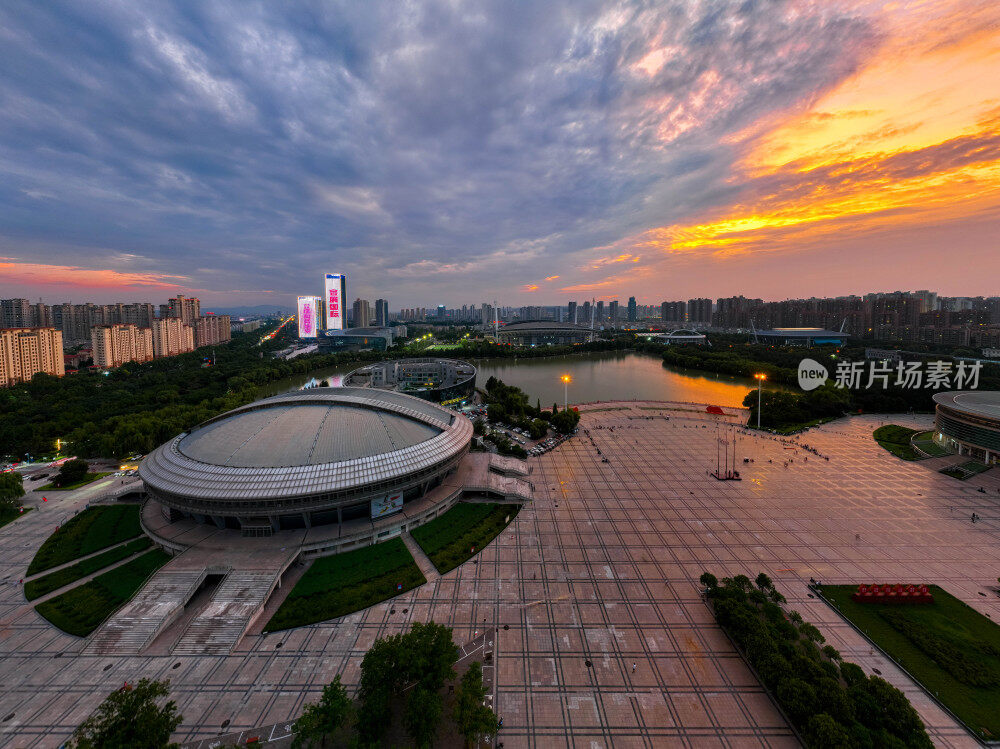 洛阳洛龙区体育广场