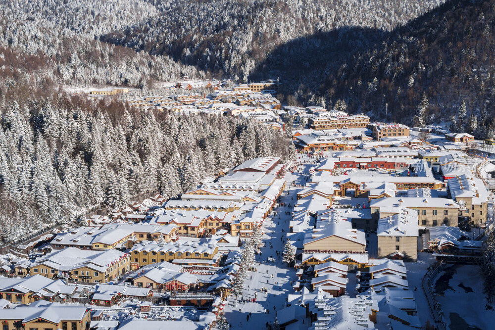 中国雪乡雪景雪房子航拍大景拍摄