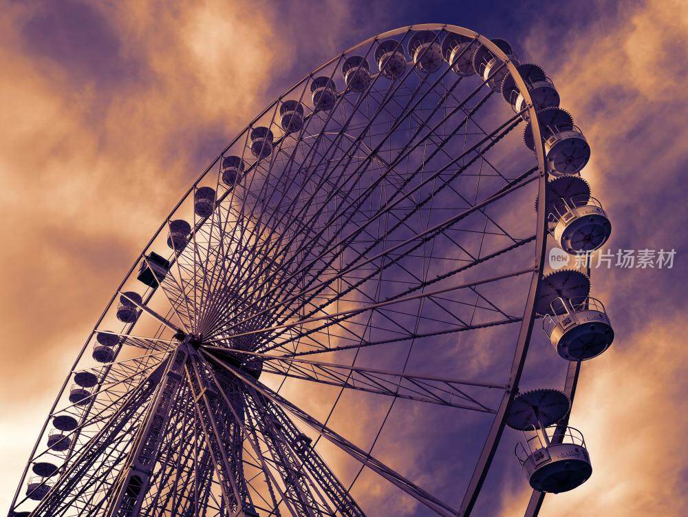 游乐园摩天轮