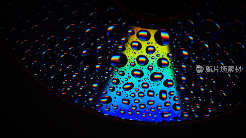 暗夜中的霓虹色彩