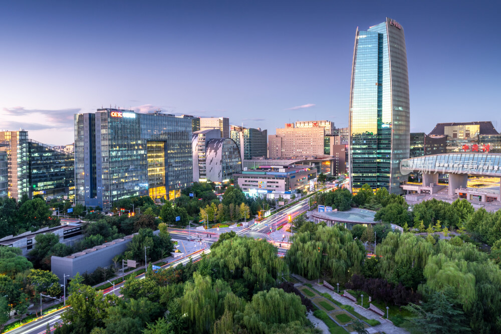 中关村车水马龙的繁华夜景
