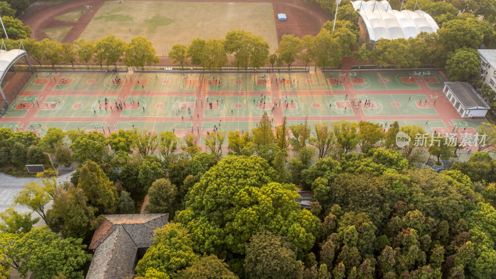 浙江衢州校园篮球场