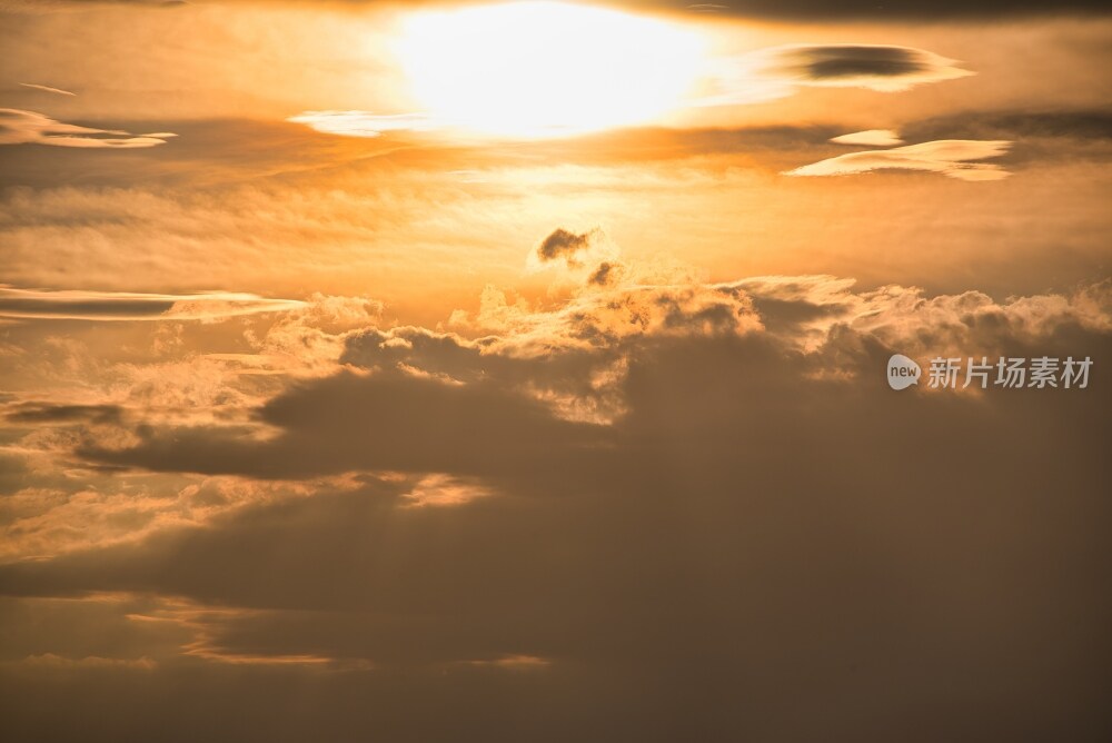 蓝天白云红色金色晚霞天空壁纸背景素材