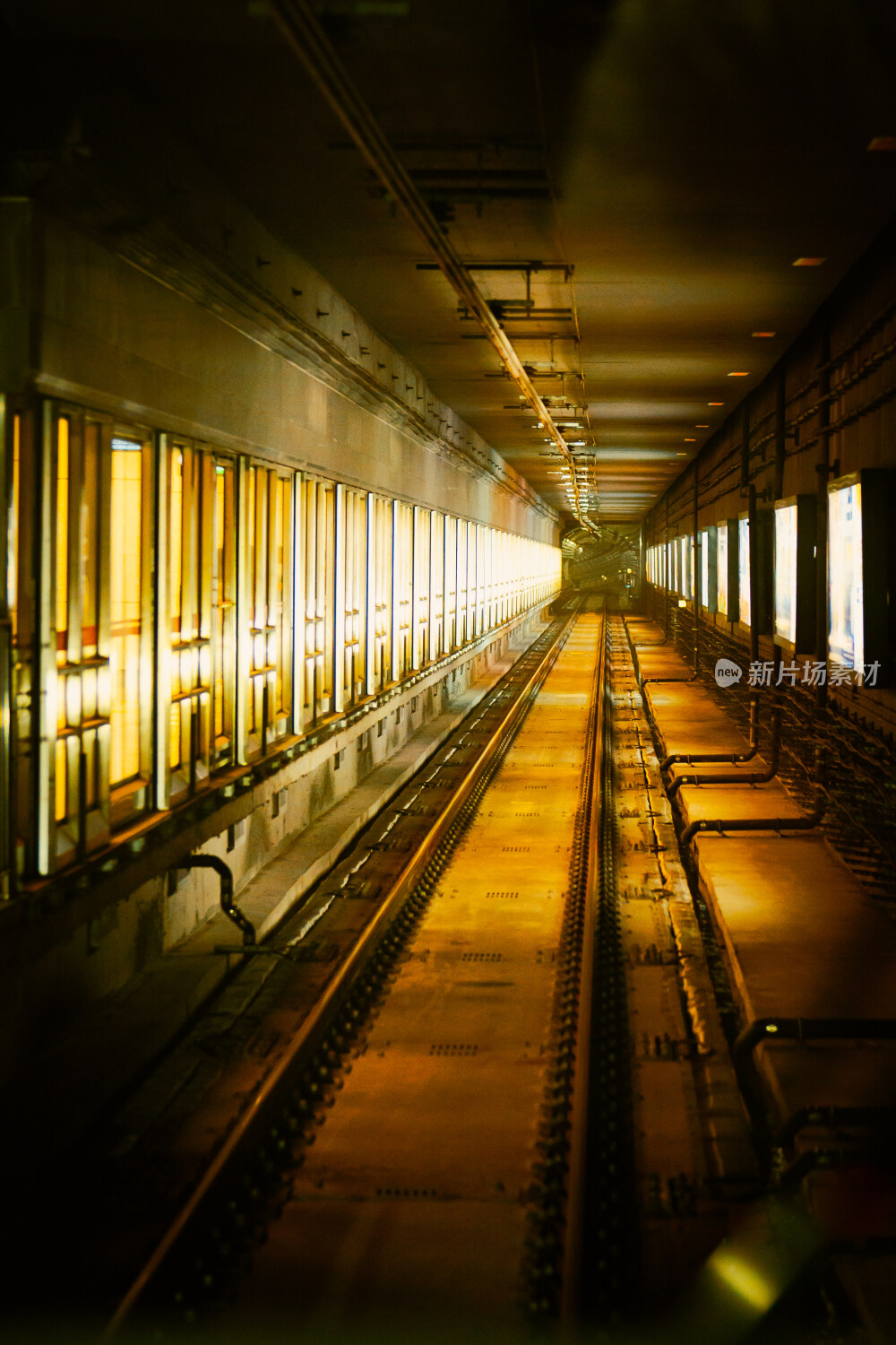 赛博朋克地铁隧道