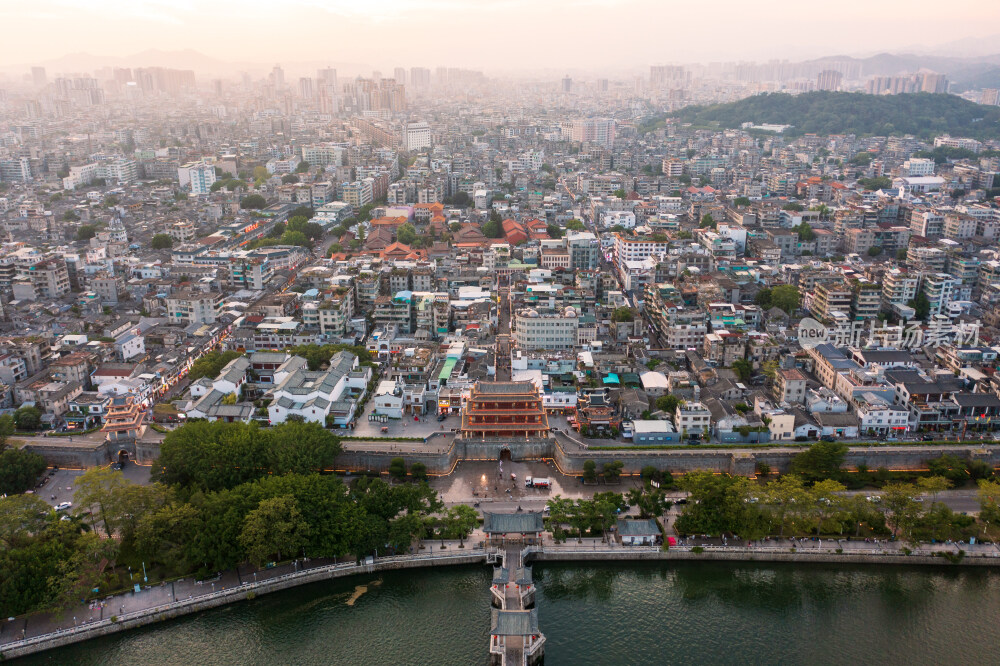潮州古城广济桥日落航拍