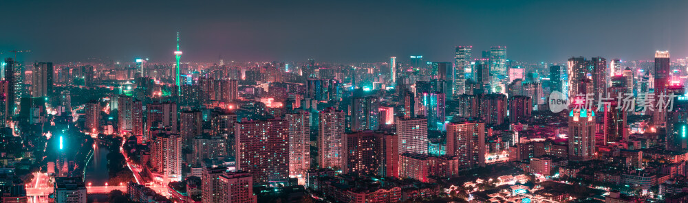 夜幕下的成都城市天际线