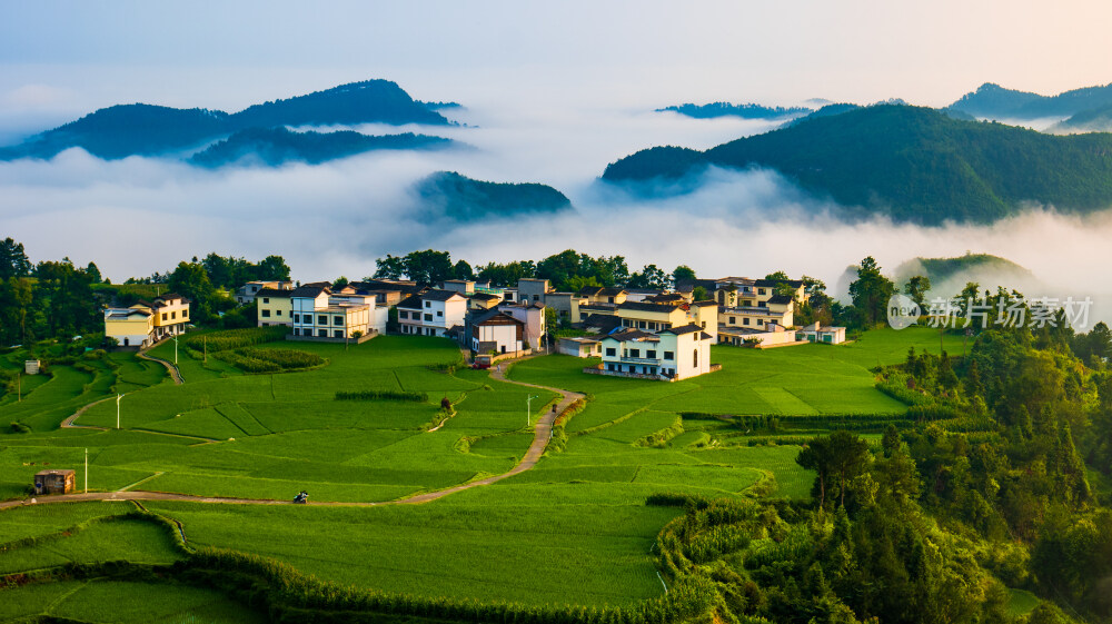 贵阳高坡苗寨日出云海