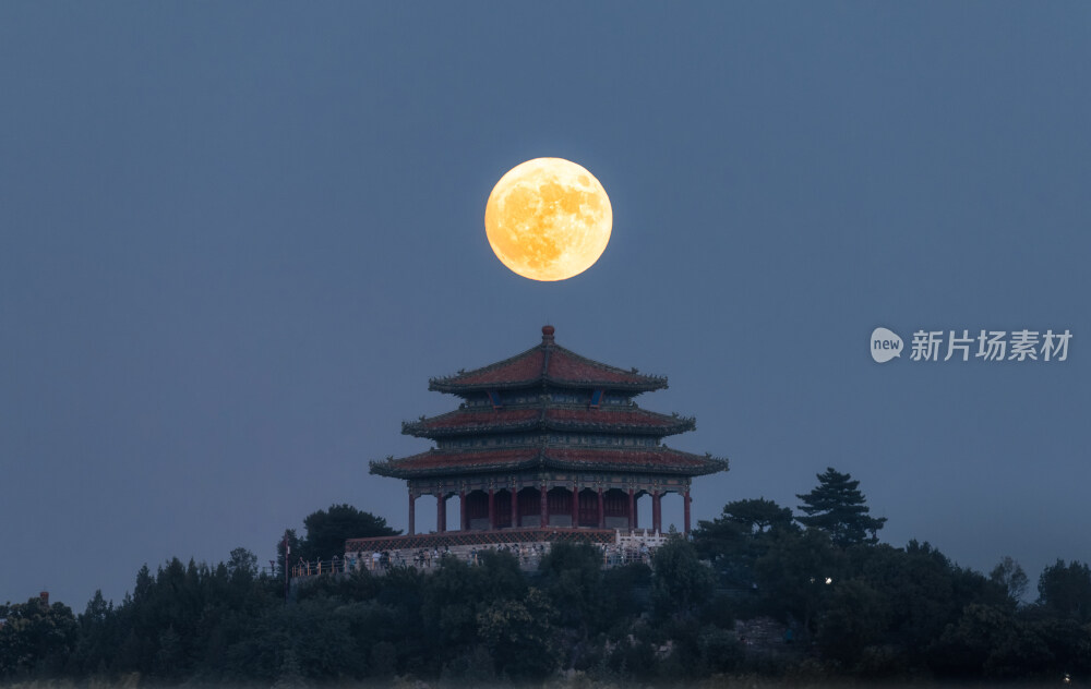 万春亭悬超级月亮