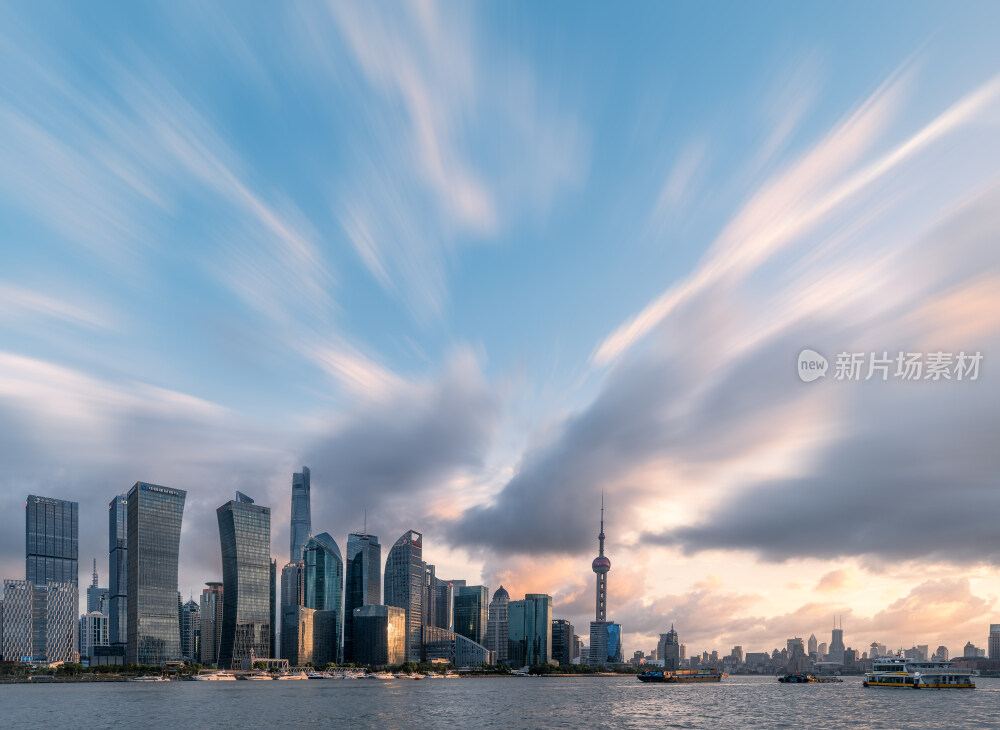 中国上海陆家嘴黄昏水晶天